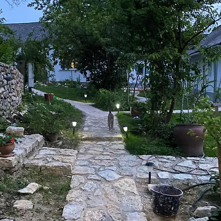 Kali Kerted Vendeghazak Karolin Neni Haza 3*